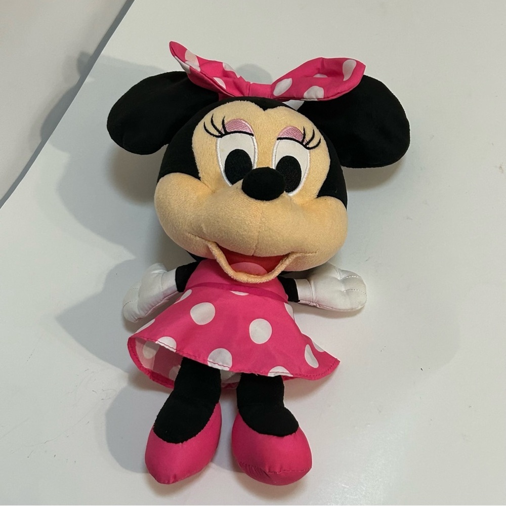 Fisher Price 2013 Minnie Mouse Plush